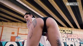 Inked Latina babe fucks her boyfriend under the bridge