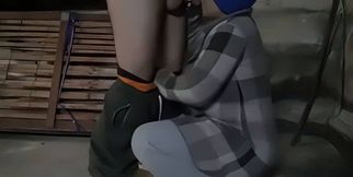 une sdf se fait sauter