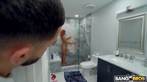 ”BangBros: Roxie Sinner Screwed The Pool Guy”
