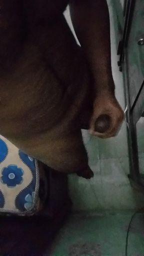 Desi muscular boy oiled his dick and masturbates Infront of the mirror when nobody in the house