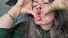 her natural sexy fish lips 1805a