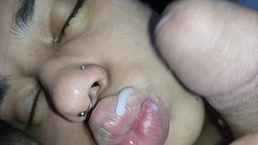 PRECATION THE SLUT&#039;S LIPS WITH LOTS OF CUM, WHICH DRIP INTO HER MOUTH