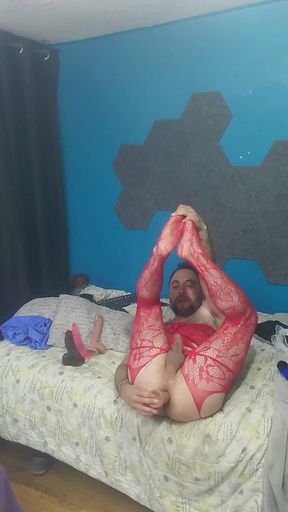 bearded whore posing live