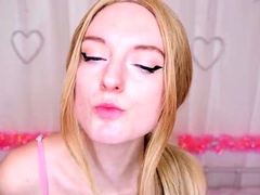 Destinationkat - Kiss While You Stroke