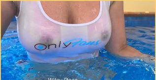 Wet shirt in the pool. Amazing wet shirt video