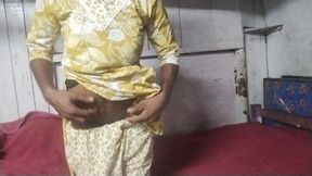 India shemale get big hard sex from the big man delhi boy