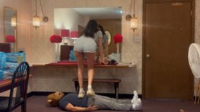 Goddess Sinlena Gets Ready