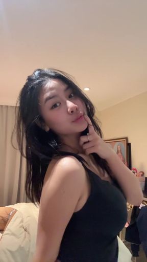 Curvy woman shows off her big boobs in a solo scene