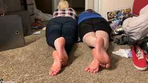 SouthernBelle vs PunkerGirl Nonchalant CrossedSoles - K, Pixel