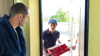 Blowjob, sædsprut, par, uten kondom, gammel og ung, pappa – unge russiske Alex Tanner og Ben Huller med store pikk anal knulling