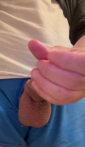 Cumshot-loving amateur masturbates with thick fat cock at home