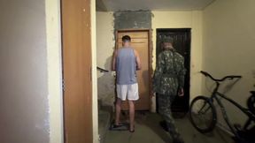 convidei um soldado para vir no meu ap me foder gostoso