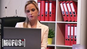 Slender Vinna Reed Opens Her Legs Welcome A Huge Dick In Her Wet Pink Pussy