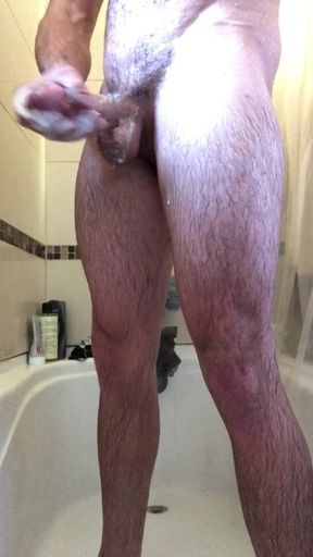 Supah-Warm white man with massive fuck-stick masturbates himself off in the douche