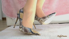 Seductress Activates your Cocksucker Mode