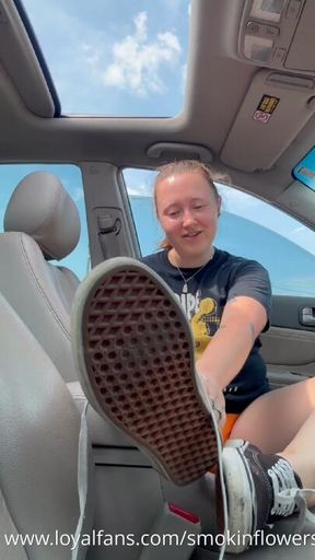 Sweaty smelly feet make you cum!
