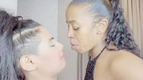 INSANE KISSES FROM A DWARF -- BY ANANZINHA - CLIP 2 IN FULL HD