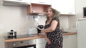 Stepmoms pee-kitchen