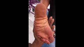 Nutbusting Latina soles