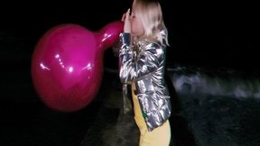 Alla makes B2P a purple balloon at the pier on the sea!!!