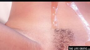 Black cutie Luna Corazon is spreading & fingering