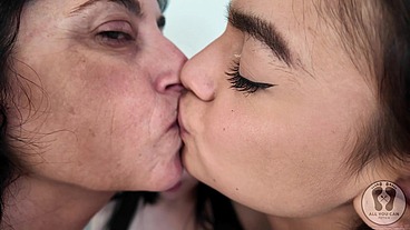 4K TENGA EGG SURPRISE FOR NEW STUDENT PANTY STUFFING KISSING