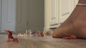 Giantess Goddess Leah and Her feet take on an army of betas
