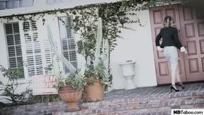 Real Estate Agent fucks for the purpose