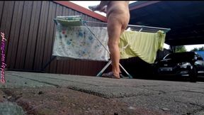 Remove laundry ** Nudist **