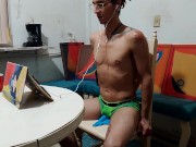 Un cibernauta se consuela con los juguetes sexuales en su interior: Raba Erre