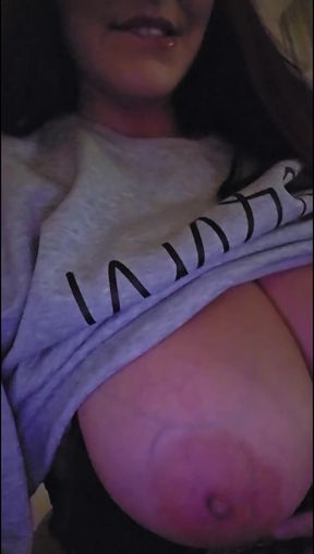 Solo amateur's juicy booty on display