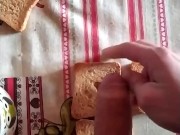 Porno colazione - contadino in stivali sborra su toast