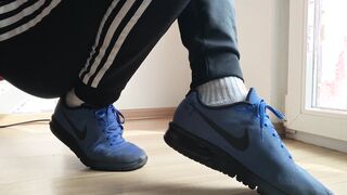 Nike Air Max Sneakers Taunt POINT OF VIEW