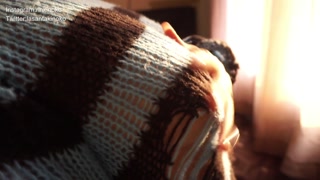 Let yourself be carried away by my nails, I know you want me to touch you too.