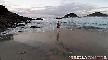 Quando eu chego no Rio de Janeiro já procuro uma praia e logo tento fuder com alguém - Alex Lima