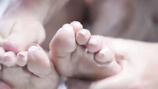 Hot MILF Claudia Valentina - Footjob & Pussies Massage Session
