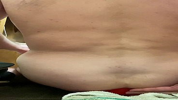 EastTNguy22 fisting and huge butt plug mr Hankeys atlas XXXL