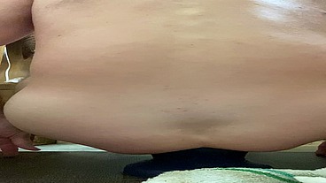 EastTNguy22 fisting and huge butt plug mr Hankeys atlas XXXL