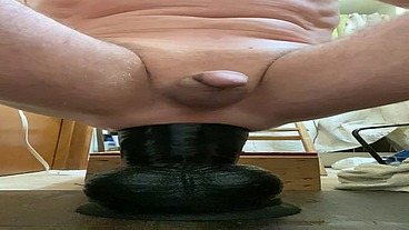 EastTNguy22 fisting and huge butt plug mr Hankeys atlas XXXL