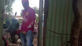 madrasta gostosa com bundao e fodida pelo motoboy bem dotado pelas costas do marido tarado