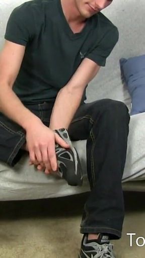 Hot Stud Scott Knows We Want to Admire His Irresistible Feet and He Can't Wait to Drive His Audience Crazy