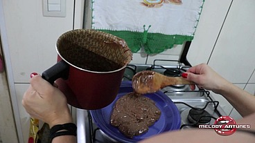 L'attrice brasiliana si spalma con la ricetta gourmet più gustosa di XVIDEOS