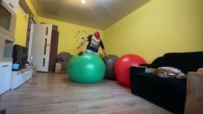 Jump on big yogaballs