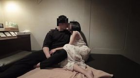 【個人撮影】#56 エンW不倫CH めちゃ怪しい個室で愛を確かめる。。。中出しする不倫カップルの日常♡／Japanese amateur /日本人/japanese wife/ milf/色白
