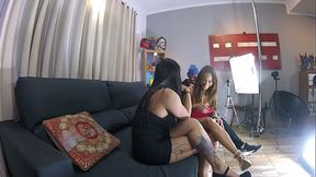 Duas garotas felizes em transar com ele para um trabalho porn&ocirc_ com lezzing e anal