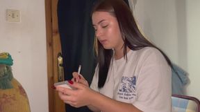 SANDY - MAKE UP AND SMOKING
