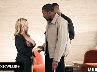A trophy wife's spouse run afoul of the wrong people, and now that this babe's left to her own devices this golden-haired bombshell devises a scheme so this babe won't must be alone for lengthy.