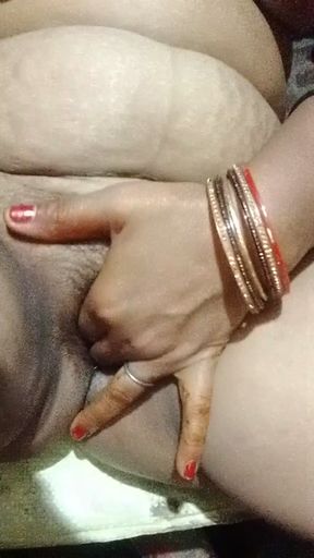 Deshi village Indian housewife fingring in pussy