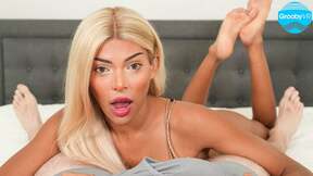 ”GROOBYVR: Lola Morena Is The Goddess!”