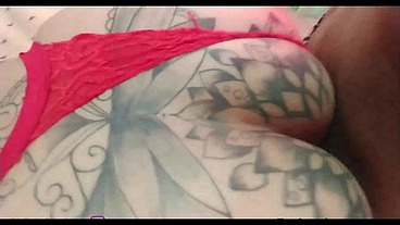 Mi Esposa Se Hace Un Tatuaje Pero Lo Que No Sabe Es Que El Tatuador Cobra Es Con Sexo!